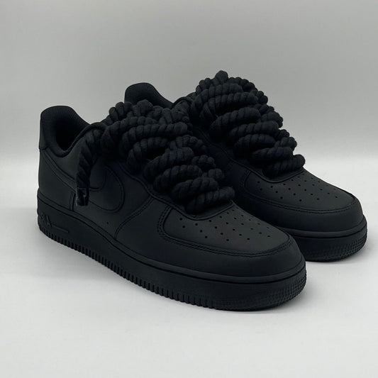 🖤 Air Force 1 Gros Lacets Noir – L’élégance audacieuse