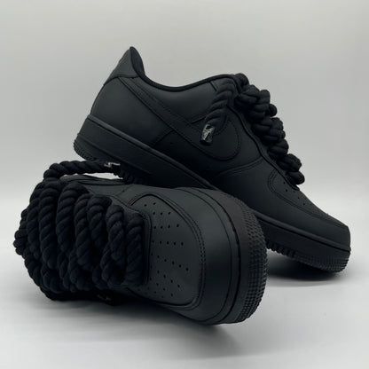 🖤 Air Force 1 Gros Lacets Noir – L’élégance audacieuse