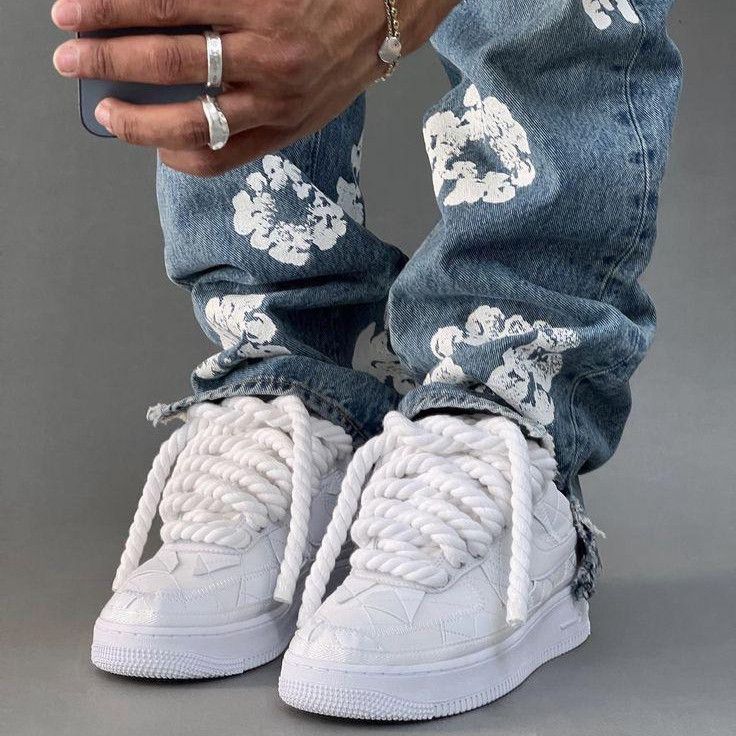 ✨ L’iconique Air Force 1, revisitée avec gros lacets blancs ✨